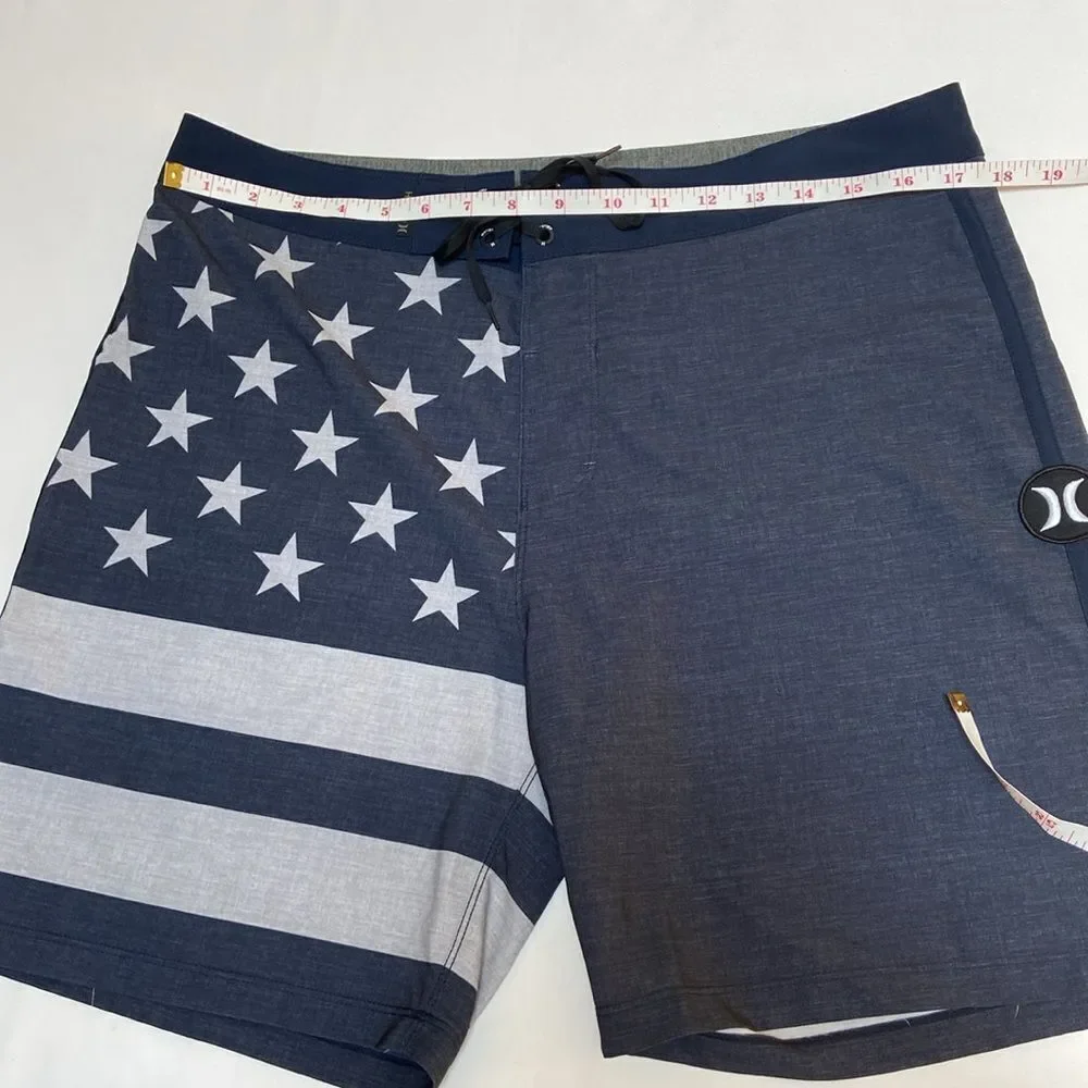 Hurley Blue and White Board Shorts Size 32